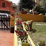 בית הארחה Locazione In Pittinuri סנטה קתרינה
