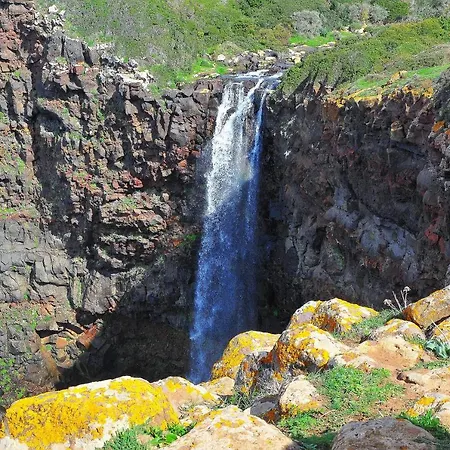 Locazione In Pittinuri بيت ضيافة 3*