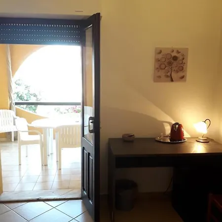 Locazione In Pittinuri Guest house *
